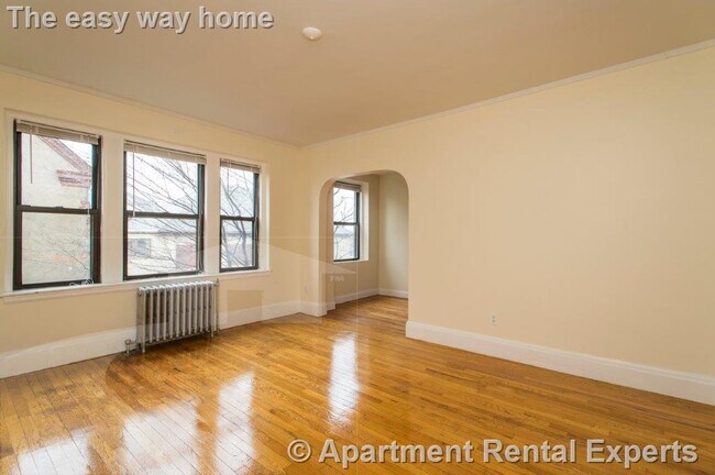 Building Photo - 123 Highland Ave