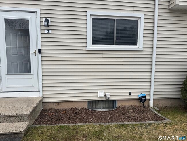 Building Photo - 1081 New Haven Rd