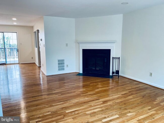 Building Photo - 32 Fendall Ave