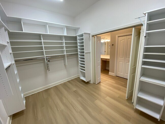 Building Photo - Spectacular and Luxurious Turnkey ANNUAL Lease in The Village of Bridgeport