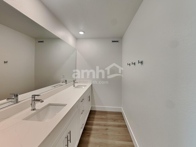 Building Photo - 262 Dahlia Rachel Pl