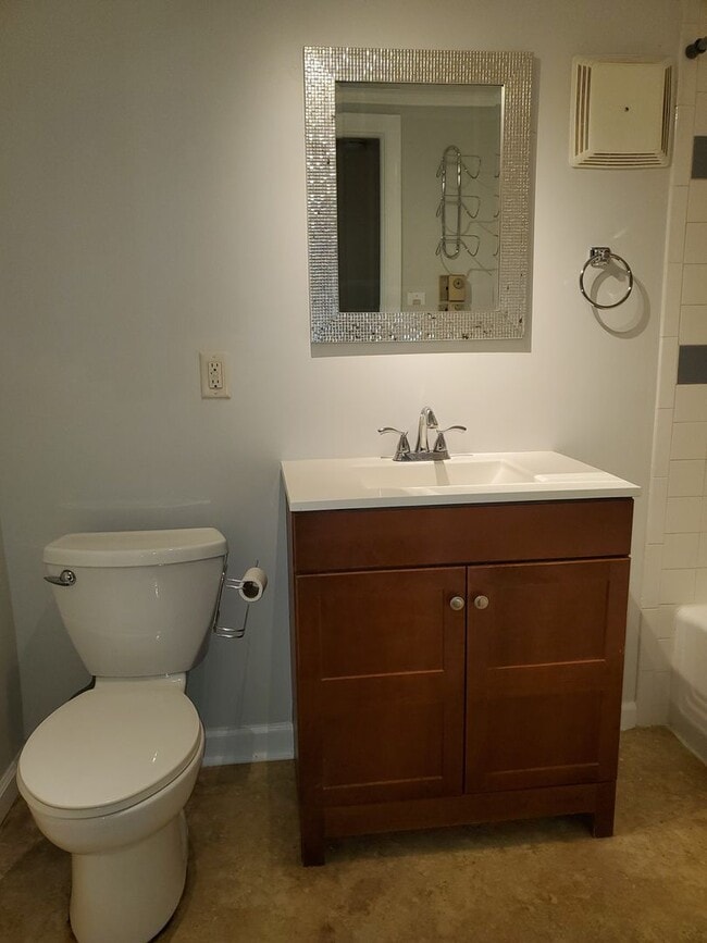 Building Photo - Cozy 1Bd/1Bth Upstairs Apartment in Freder...