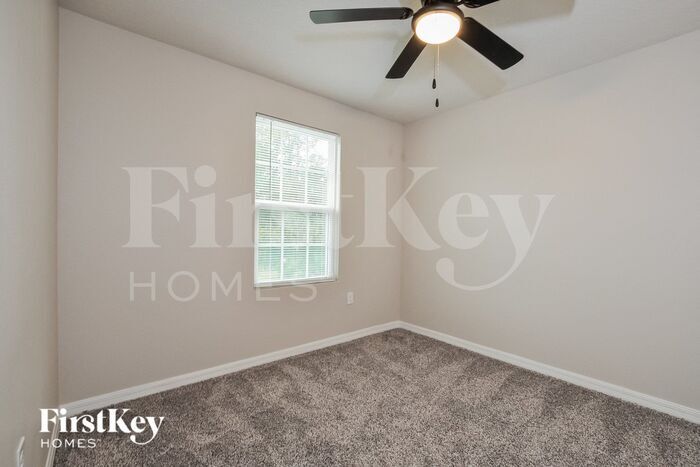 Building Photo - 111 Pine Cir Dr