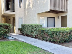 Building Photo - Lower Level Condo in Gated Arbor Hill!
