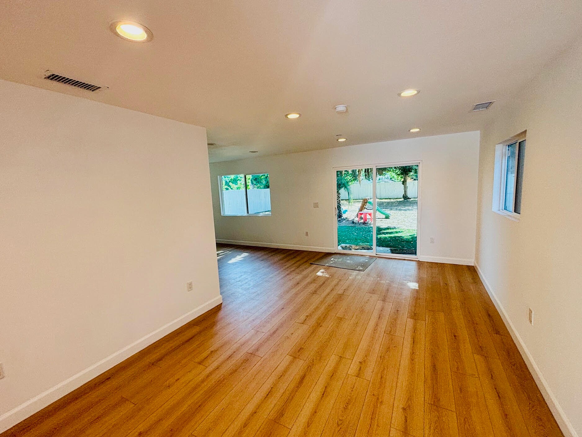 Building Photo - 14758 Lemay St