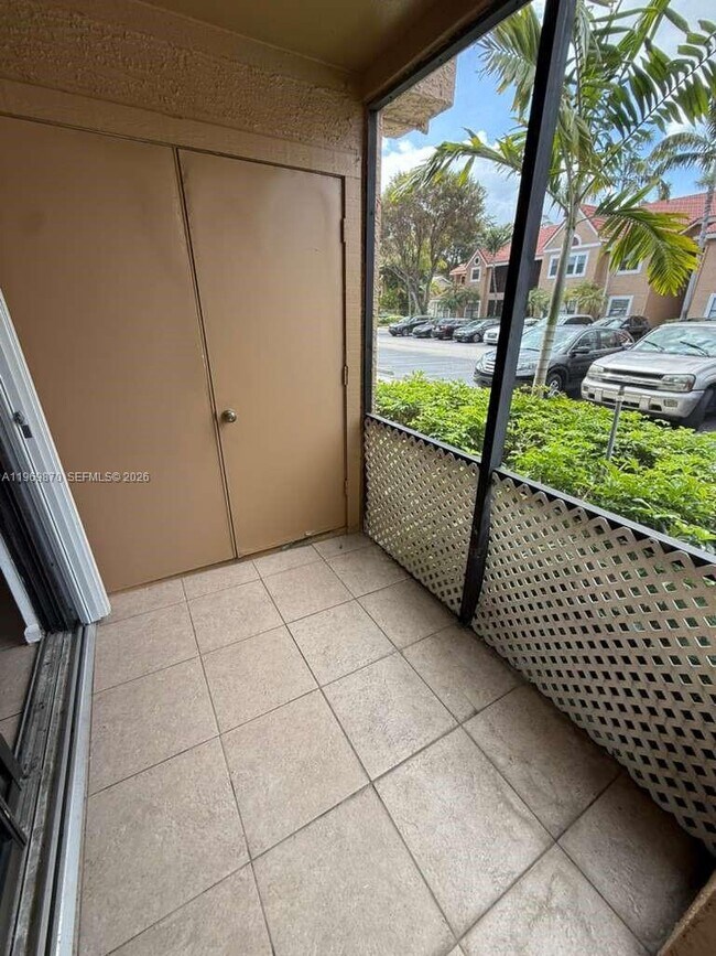 Building Photo - 10441 SW 156th Ct