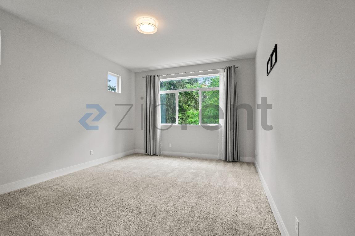 Building Photo - Unit