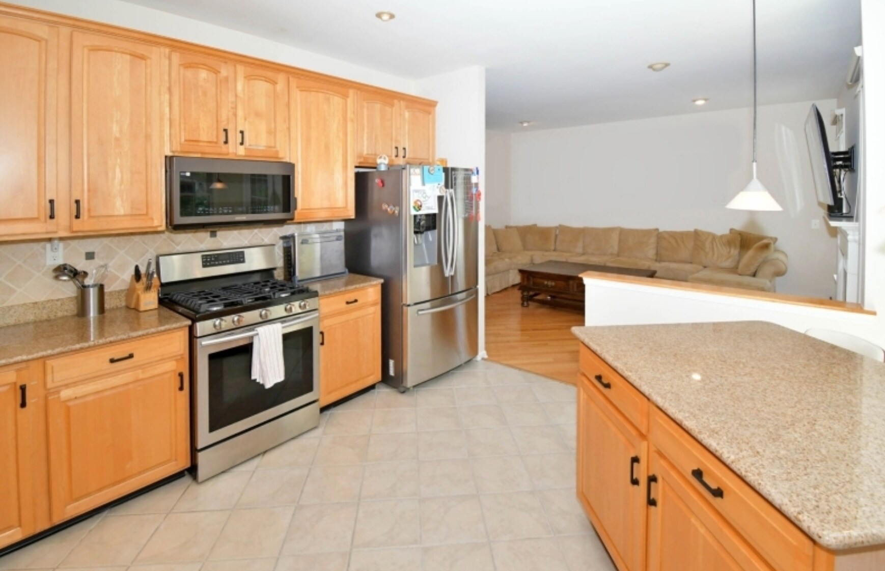 Building Photo - 25 Patriot Hill Dr
