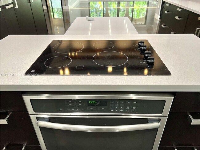 Building Photo - 9331 NW 48th Doral Terrace