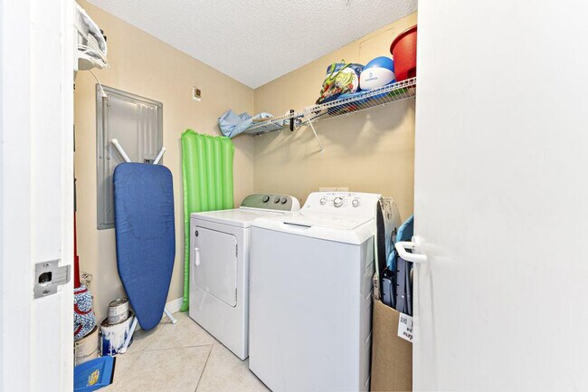 Building Photo - 13599 Perdido Key Dr