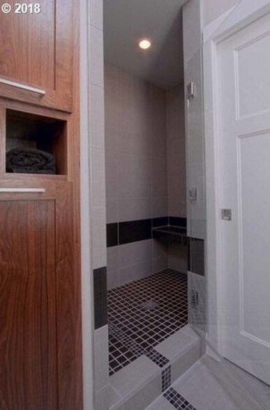 Building Photo - 1534 Charnelton Alley