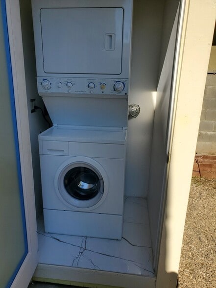 Building Photo - 2666 Cimarron St