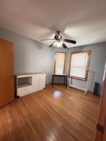 room 2 - 2421 W Hollywood Ave