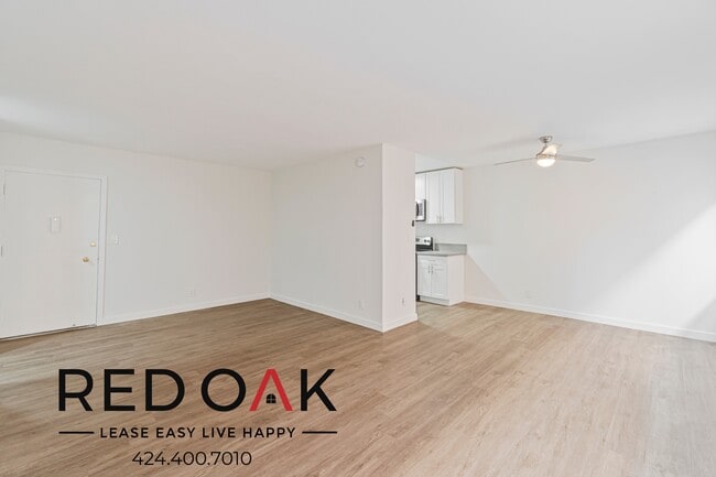 Primary Photo - Stunning One Bedroom with Lots of Natural ...