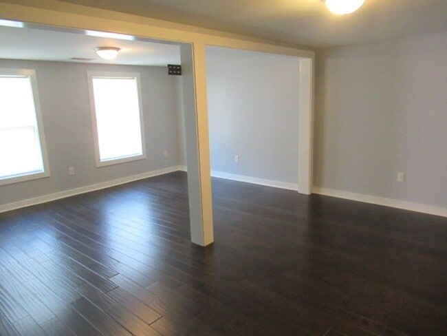 Building Photo - 627 Burson Ave