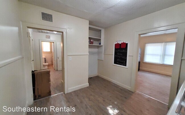 Building Photo - 2 br, 1 bath House - 322 E Charlotte Ave