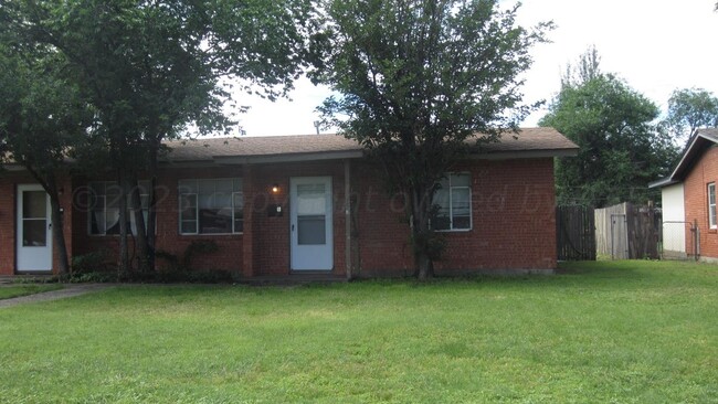 Building Photo - 3414 Meadow Dr