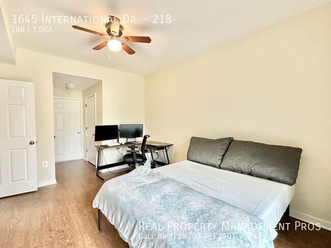Building Photo - 1645 International Dr