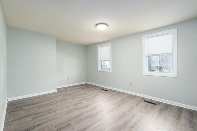 Building Photo - 114 Ida St