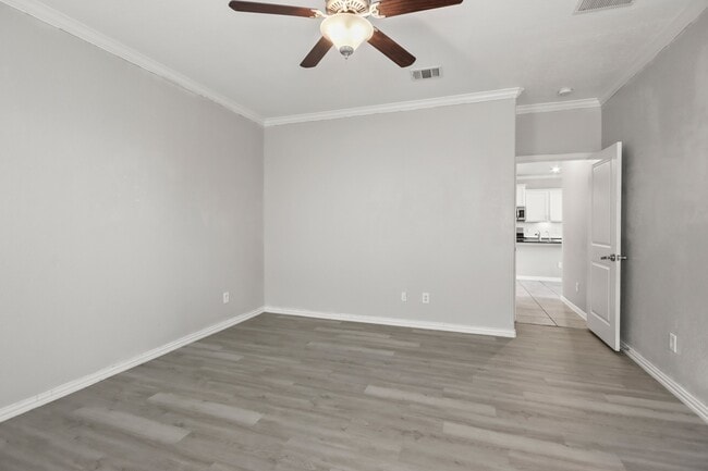Building Photo - 702 S Galley Dr