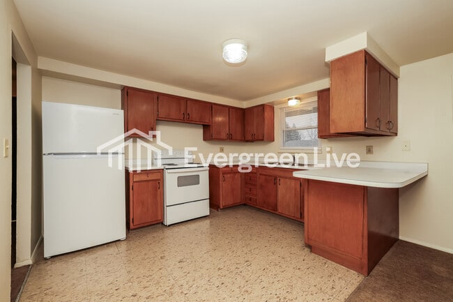 Building Photo - 7972 Blackshear Dr