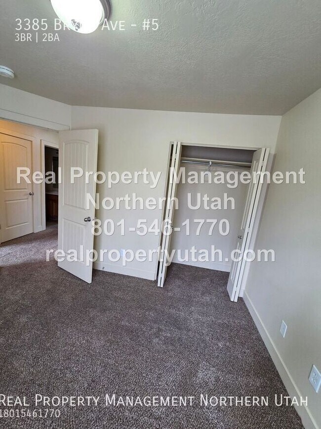 Building Photo - 3385 S Brynn Ave