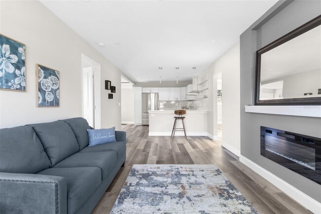 Building Photo - 5318 9th Ave N