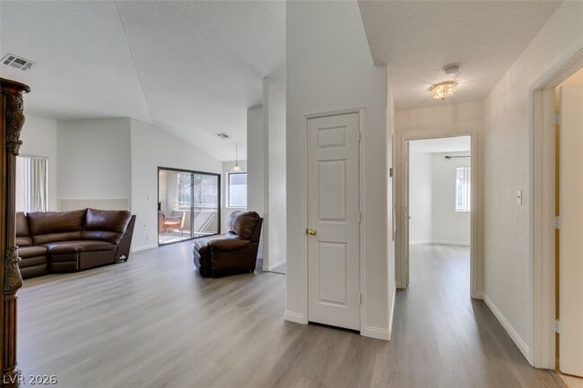 Building Photo - 5054 S Rainbow Blvd