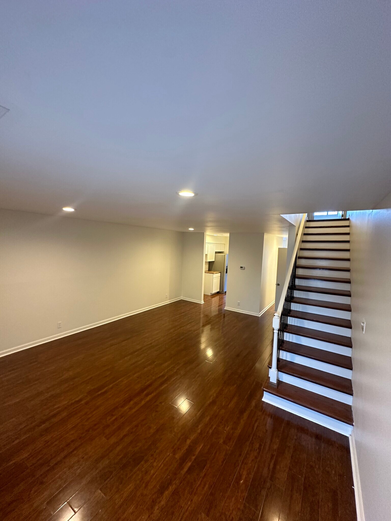 Building Photo - 703 Idlewood Ln
