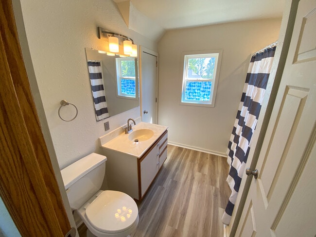 Building Photo - 1020 2nd Ave N