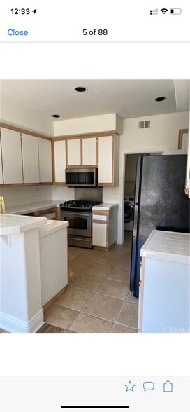 Building Photo - 14 Hillgate Pl