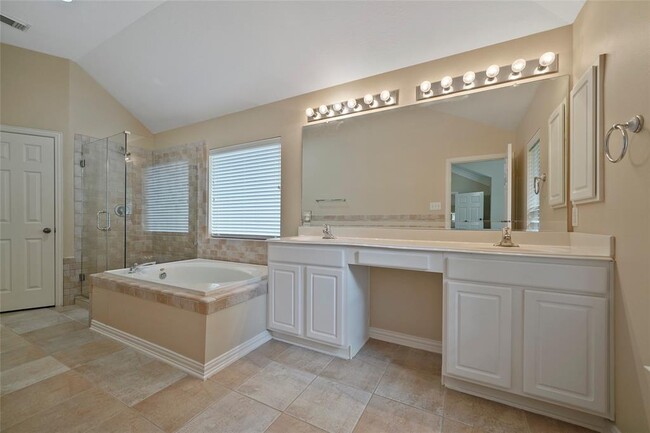 Building Photo - 13019 Coopers Hawk Dr