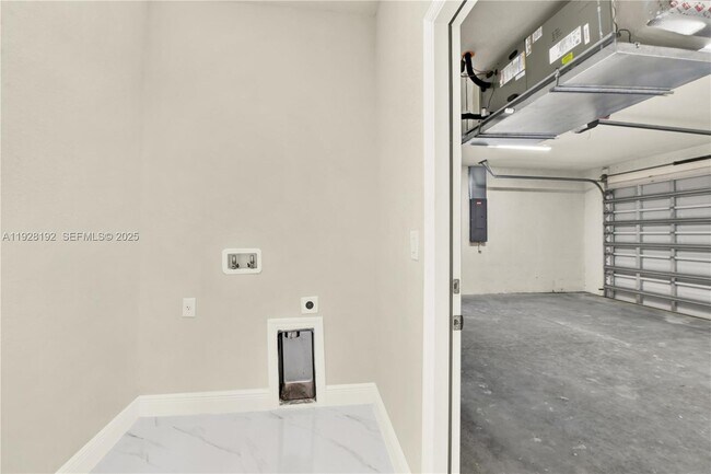 Building Photo - 2910 Flora Ave N