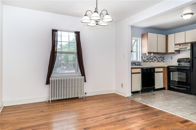 Building Photo - 16 4th St