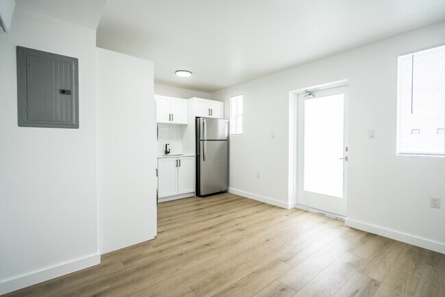 Building Photo - 1955 NW 2nd Ct