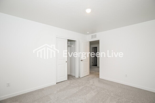 Building Photo - 15162 Nimbus Way