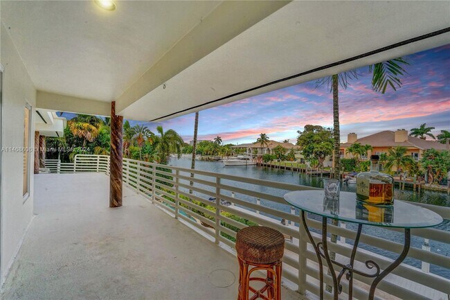 Building Photo - 1247 Seminole Dr