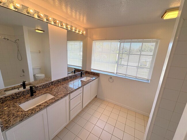 Building Photo - Coming Soon, 4 Bedroom, 2.5 bath Pool Home - Hunter's Creek!