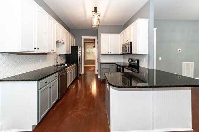 Building Photo - 115 Blackwater Dr