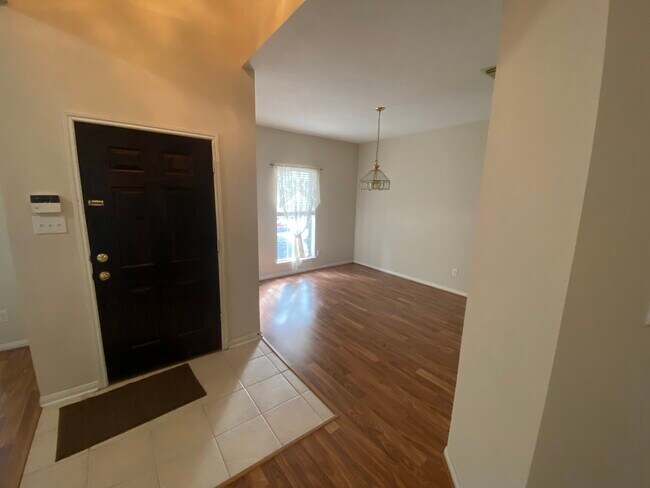 Building Photo - 16534 Wheatfield Dr