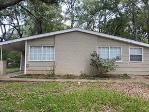 Building Photo - 4066 S Wesley Ln