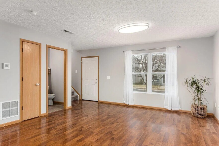 Building Photo - 6168 Broad Stripes Ave