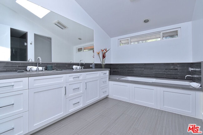 Building Photo - 9908 Lancer Ct