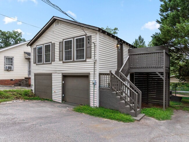 Building Photo - 2 Donnybrook Ave