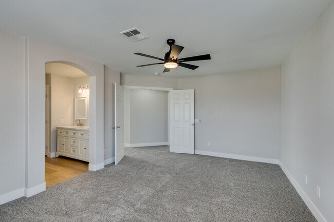 Building Photo - BEAUTIFUL SUMMERLIN 3 BEDROOM UPGRADED!!