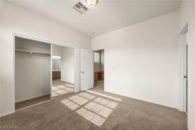 Building Photo - 428 Eternity St