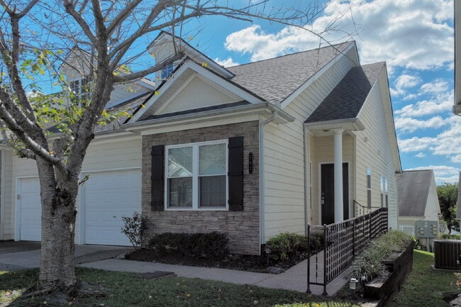 Building Photo - 2 BR Harbor Village Condo