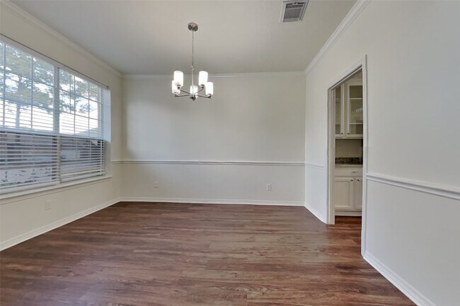 Building Photo - 8402 Sports Haven Dr