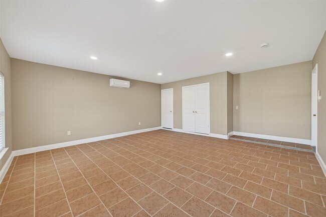 Building Photo - 3479 Rockrill Dr