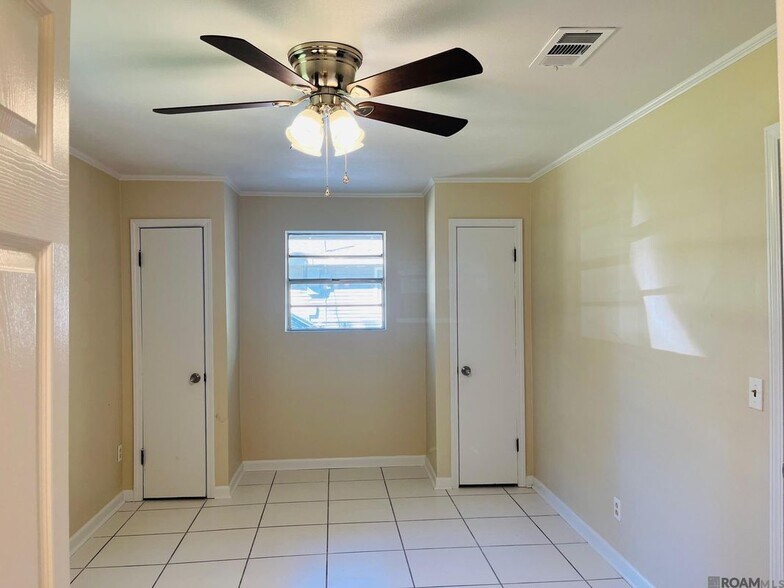 Building Photo - 308 Alexander Dr